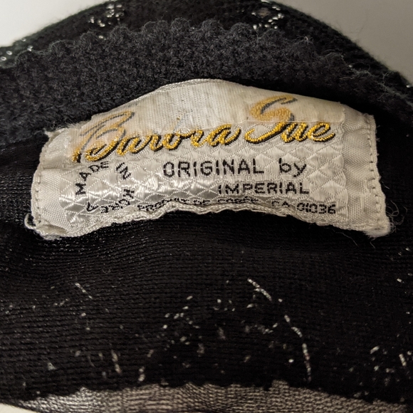 5/$25 Vintage sheer crochet cardigan - Picture 5 of 9